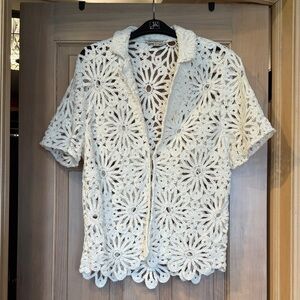 DAVI & DANI Cream Crochet Daisy Button-Front Shirt